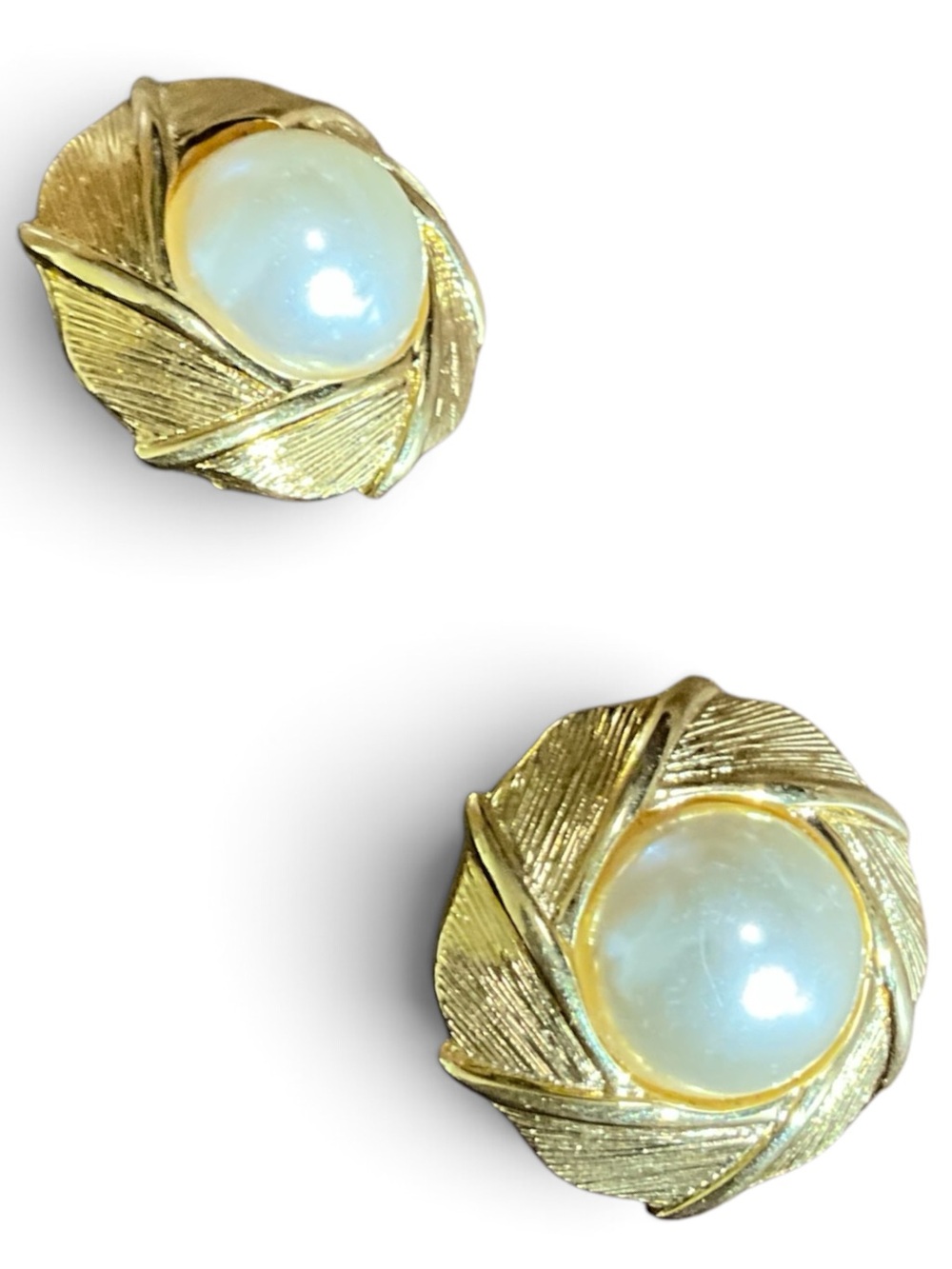 Vintage Napier Faux Pearl Gold Tone Textured Screw Clip Earrings Signed